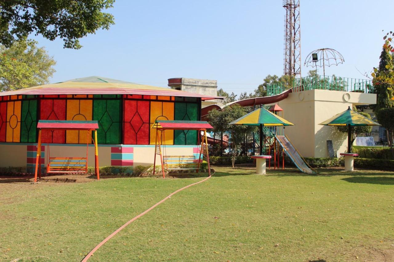 Fun And Food Resort & Holidays Harsola ภายนอก รูปภาพ