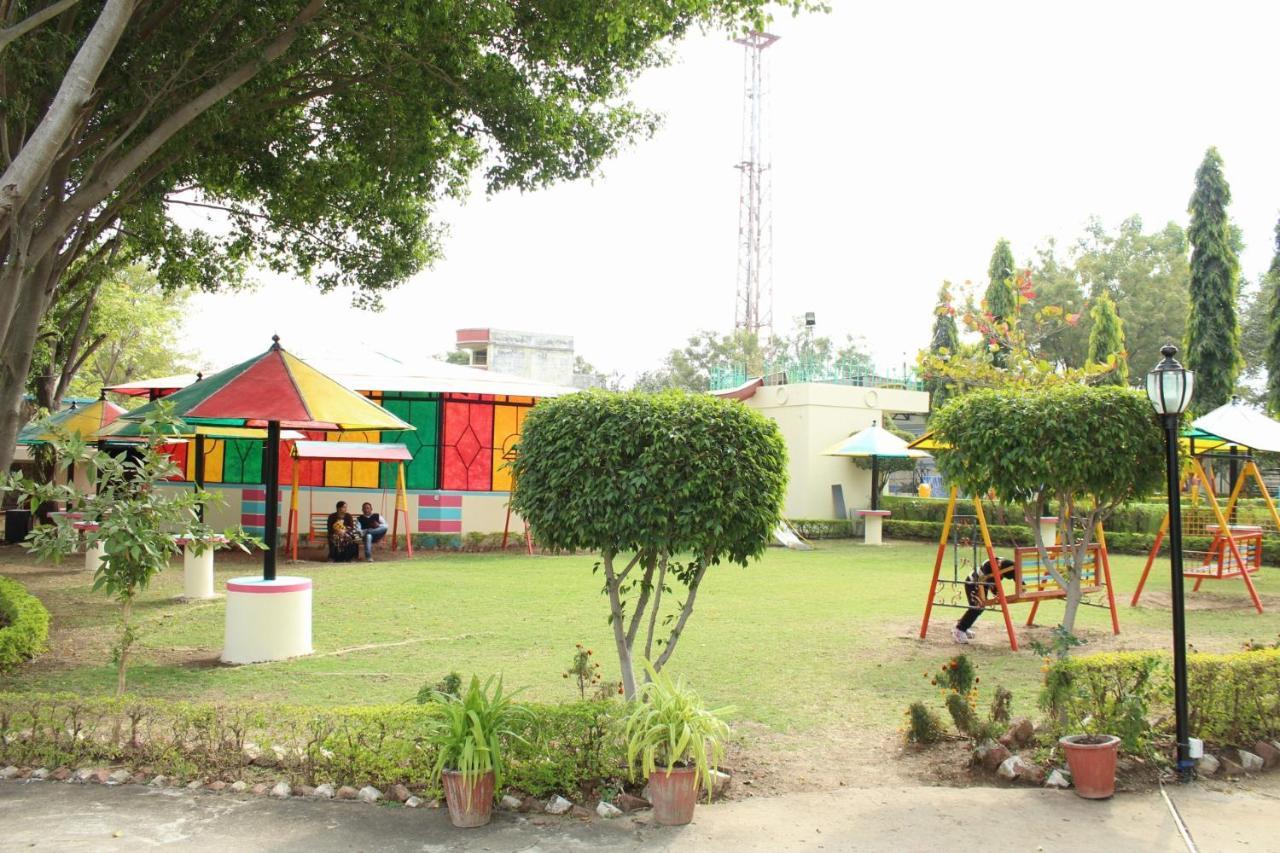Fun And Food Resort & Holidays Harsola ภายนอก รูปภาพ